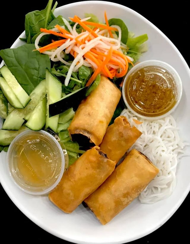 Spring Rolls Salad (Deep Fried).